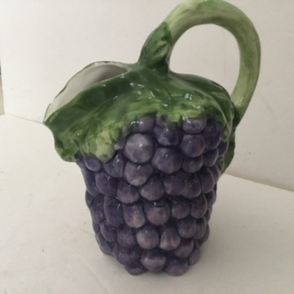 Pitcher grape shaped ceramic. New Vintage